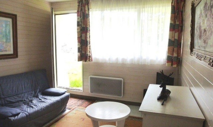 Arette Apartment | Ski-In/Ski-Out Studio for 5 with Mountain Views, Free Parking, and Ski Locker