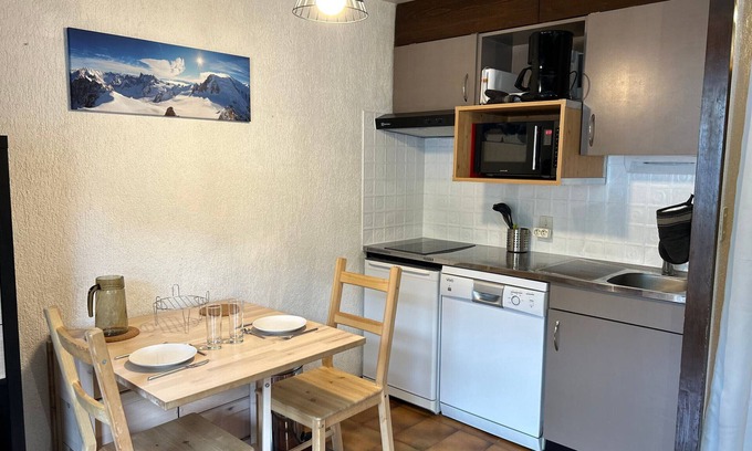 Les Gets Apartment | Ski-in/Ski-out Studio in Les Gets - Near Shops & Lifts