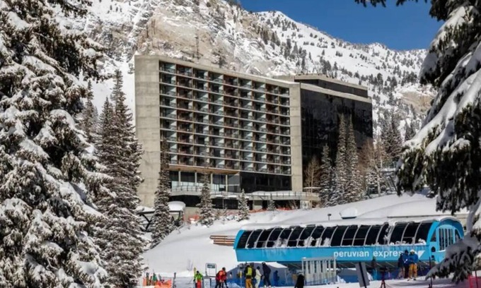 Salt Lake Mountain Resorts Condo | Ski-in Ski-out - The Cliff at Snowbird