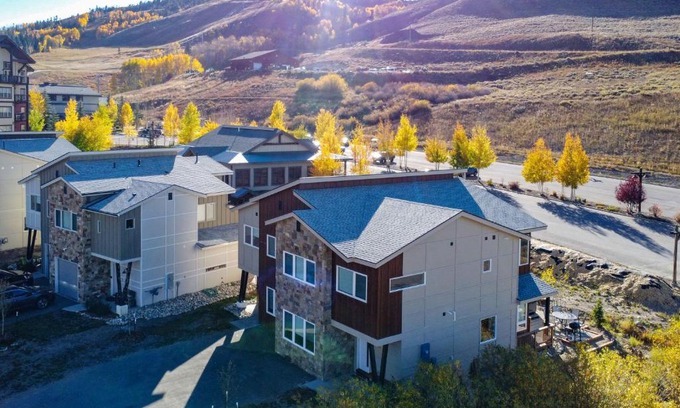 Silvercreek House | Ski-InandSki-Out Granby Townhouse with Private Hot Tub