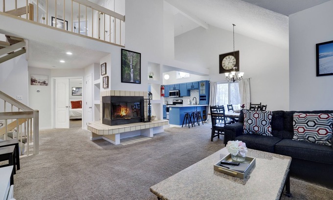 Lake Harmony Estates House | Ski & Lake Retreat: Spacious Home for Families