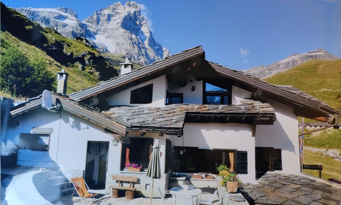 Cervinia Apartment | Skichaletcervinia ski in ski out aan Piste nr. 5 in Cervinia