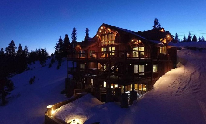 Truckee Villa | Skislope-Tahoe Villa