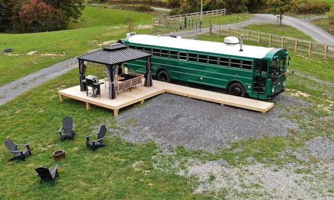 Elton House | Skoolie New River Gorge - Greenie