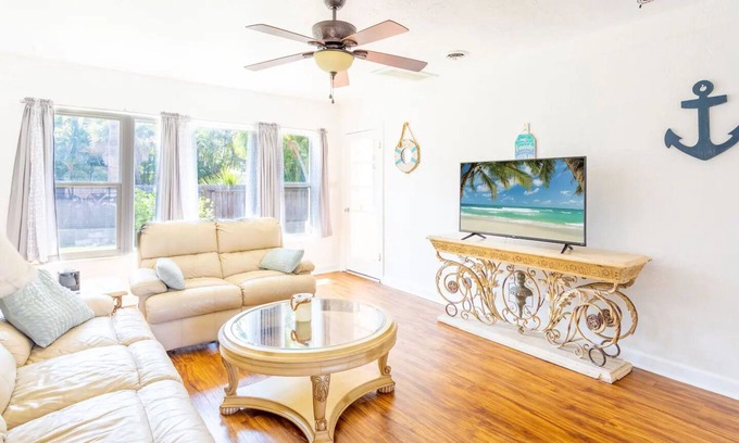 Bay Isle House | Sky Spacious Bungalow walking distance from beach!Name Sky Side A