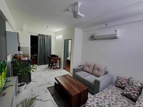 Gurugram Apartment | Sky View - The Studio Home