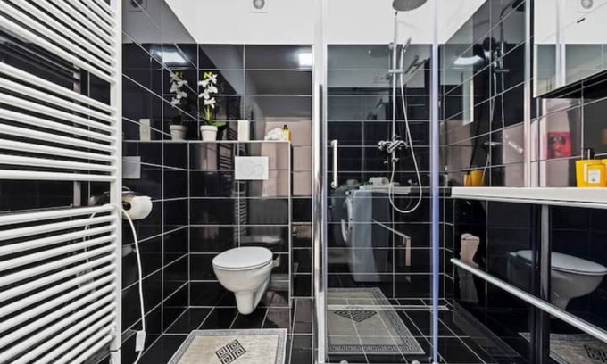 Voesendorf House | SKY9 Four-Bedroom Villa, 4 bathrooms & whirlpool