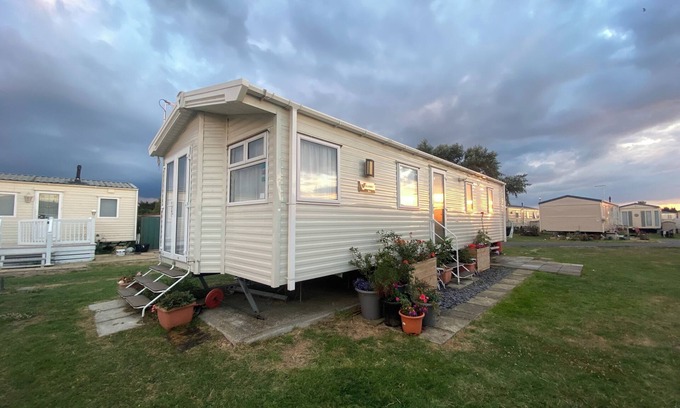Minster on Sea House | Skye Breaks Boutique Holiday Home Stay By The Coast