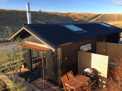 Lake Tekapo House | Skylight House with Stunning Outdoor Bath