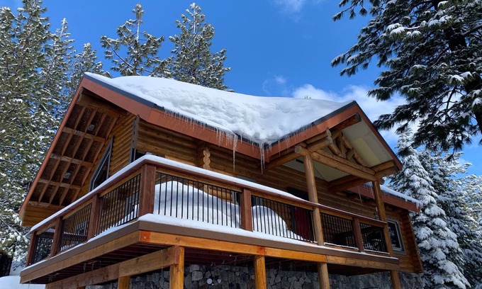Alta House | Skyline Cabin - 3 Story Log Cabin in the Sierras