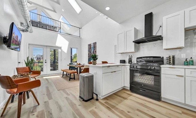 Front Park Apartment | Skyline Loft: Downtown Buffalo