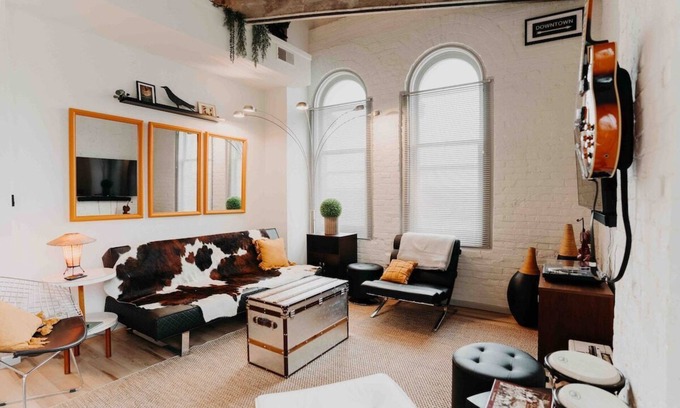 Mansfield Apartment | Skyline View Penthouse Apartment