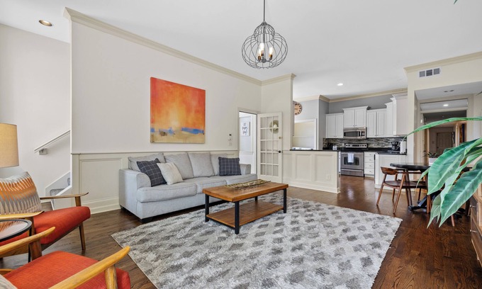 Five Points House | Skyline Views-Rooftop-Walk to Bars & Restaurants