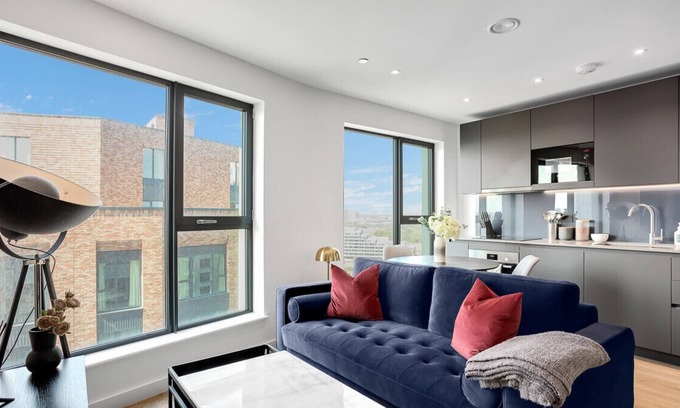 Bromley North Apartment | Sleek and Stylish Studio Apartment