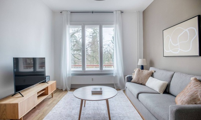 Schmargendorf Apartment | Sleek Charlottenburg 1BR nr Kurfürstendamm, by Blueground