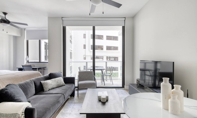 Downtown Fort Lauderdale Apartment | Sleek Downtown Fort Lauderdale Studio w/W/D, Pool & Gym, by Blueground