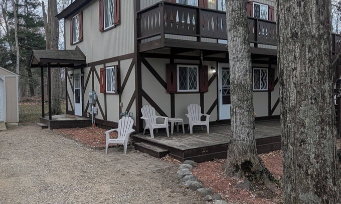 Cedar Ski Chalet | Sleeping Bear Chalet - Birch, MI nNorthern Michigan's Perfect Base Camp