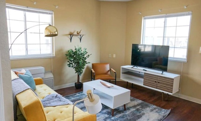 Downtown Wichita Apartment | Sleepover: Central 1BD/1BA - Downtown Wichitan