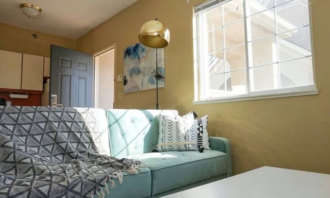 Wichita Apartment | Sleepover: Cheerful Studio - Downtown Wichita