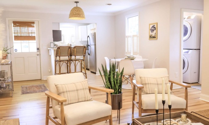 Northwest Quadrant House | Sleeps 10 5 Beds 3 min to DT Beaufort 12 min to Parris Island 🇺🇸 Shaded Deck