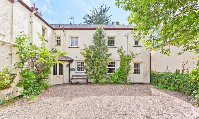 Coniston Cottage | Sleeps 12 guests in 6 bedrooms with 2 hot tubs