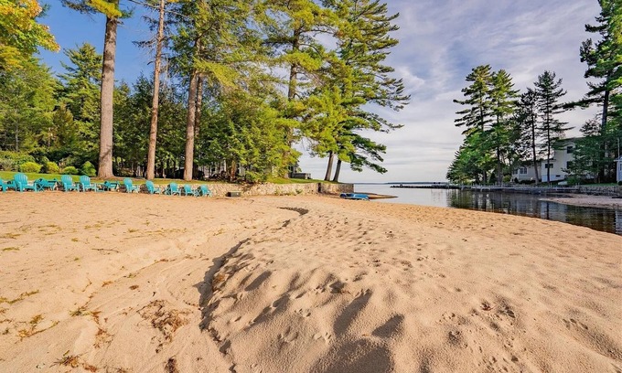 North Sebago House | SLEEPS 14 WITH A SANDY BEACH AND A DOCK