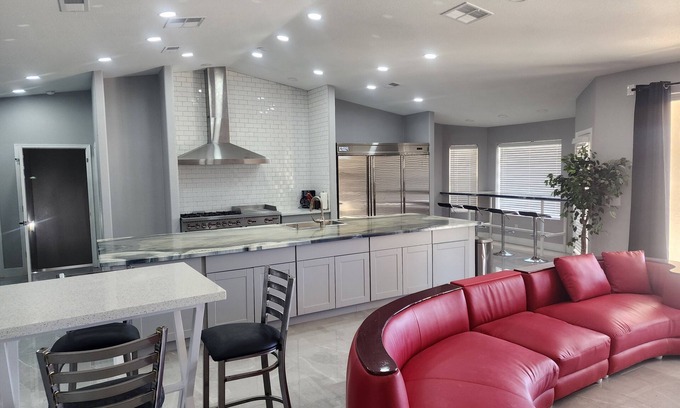 Lake Havasu City House | Sleeps 16. 5bd/5a. Pool, Spa, Park Room for RV, Boats and Toy Trailers !