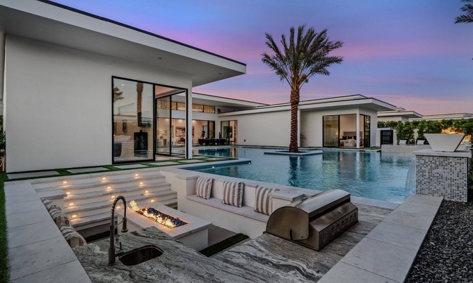 Indio Villa | Sleeps 17 | 6BR Retreat w/Pool, Hot Tub & Pickleball | Bravo Villa #3