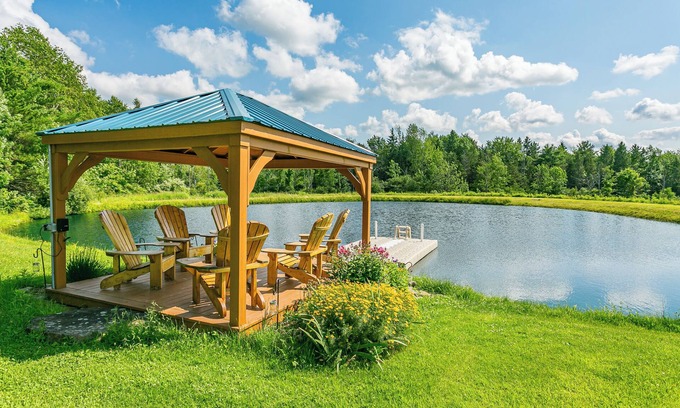 Naples House | Sleeps 22 | Pond | Hot Tub | Yoga/Gym Studio