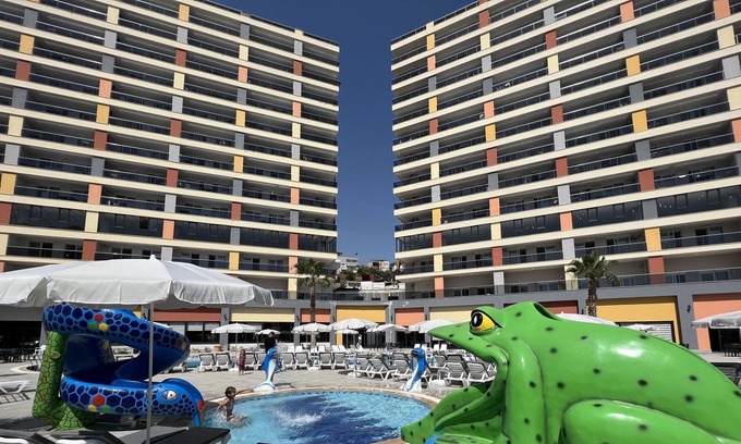 Alanya Apartment | Sleeps 6, Apartment with Shared Pool - AWZ 252