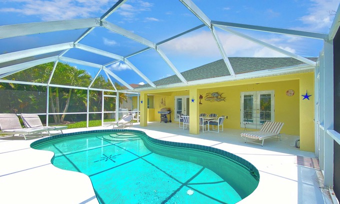 Rotonda Lakes Villa | Sleeps 6, FULL refund*, heated pool