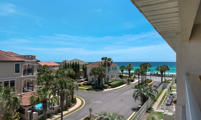 Miramar Beach Condo | Sleeps 8, dog friendly, private beach, beach service for 4! NEW BEACH RAMP!