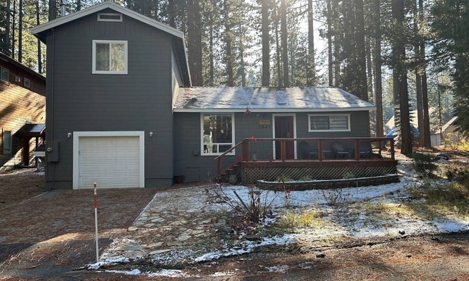 Tahoe Paradise House | Sleeps 9 - 15 min to Sierra at Tahoe COH0957