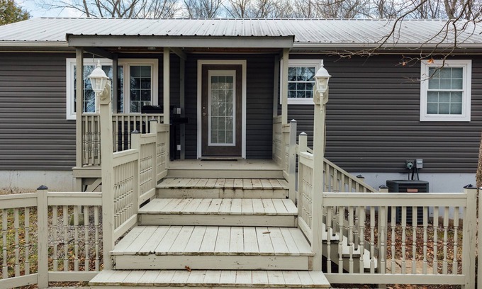 Saline County House | Sleeps six, secluded, expansive deck