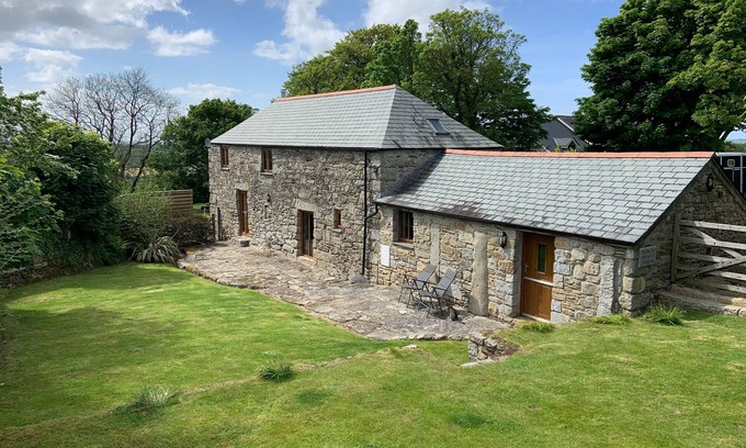 Blisland House | SLEEPY FOX, pet friendly, character holiday cottage in Blisland
