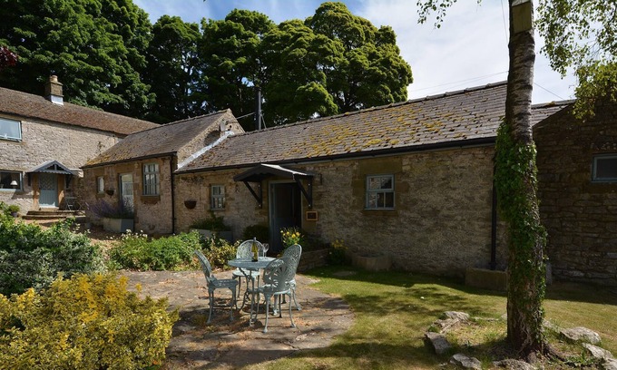 Bakewell Cottage | Slipper Lo - a single storey gem near Bakewell with shared pool and games in lovely grounds