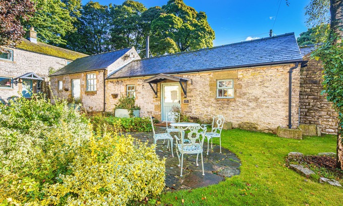 Bakewell Cottage | SLIPPER LO, pet friendly, character holiday cottage in Bakewell