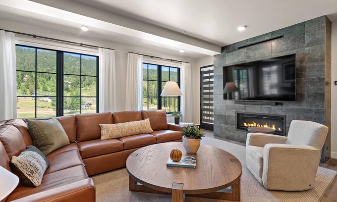 Tamarack Resort Condo | Slope View Retreat Village 1 Bedroom Luxury Condo - Luxury 1 BR Condo in the Village with Slopeviews