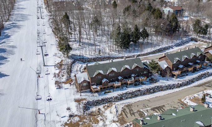 Sunday River Area House | Slopeside on Tempest Trail – Ski-In/Ski-Out Luxury at Sunday River