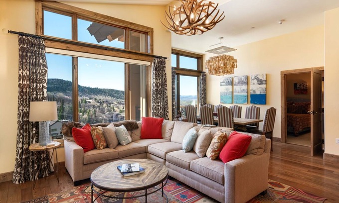 Steamboat Springs Condo | Slopeside Retreat, Ski In/Out, Edgemont Luxury, On Call Shuttle, Many More Amenities!