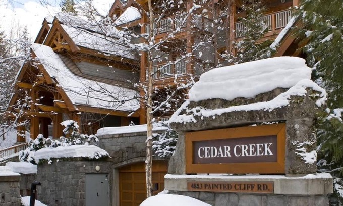 Upper Village House | Slopeside townhouse w/hot tub & ski access