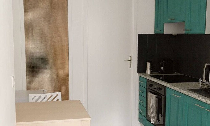 Manche Apartment | Small apartment in the center of town, a stone's throw from the port and the beach