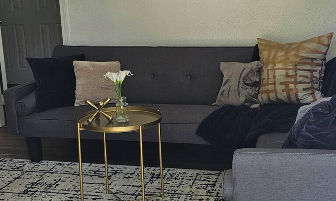 Elko House | Small charming 1 bedroom duplex in Elko's tree streets neighborhood