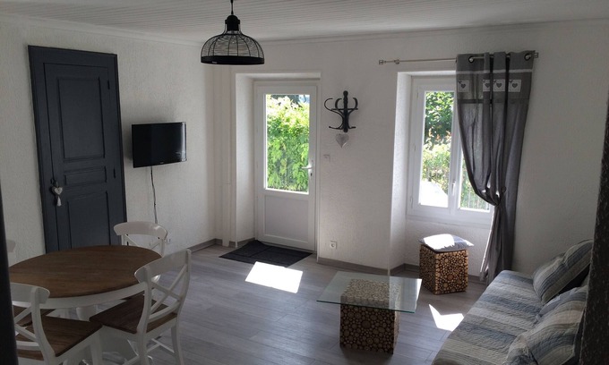 Mercury House | Small house "cozy haven of peace in the mountains"