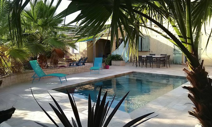 La Crau Apartment | Small independent air-conditioned studio in a quiet location with private terraces and swimming pool