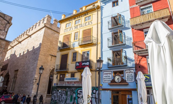 Valencia City Centre House | Small private original building in the centre of Valencia