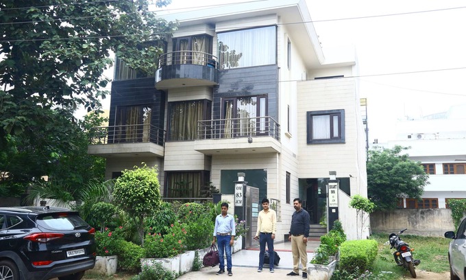 DLF City House | Smart Inn-1