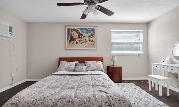 Lakeshore South House | Smart Saver Townhouse, Close 2 NAS Jax, Long-Term