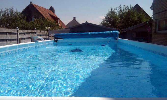 Blankenberge Bed & Breakfast | SMILEY awaits you in quiet area animals ok 5 min from beach and center