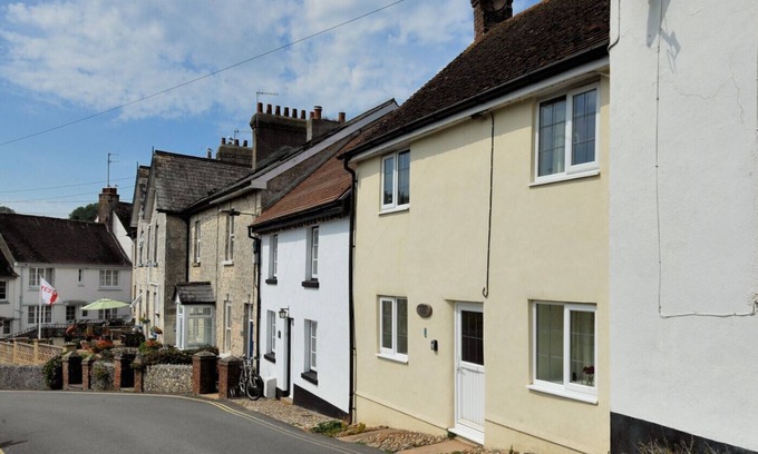 Beer Cottage | SMUGGLERS COTTAGE, pet friendly, character holiday cottage in Beer